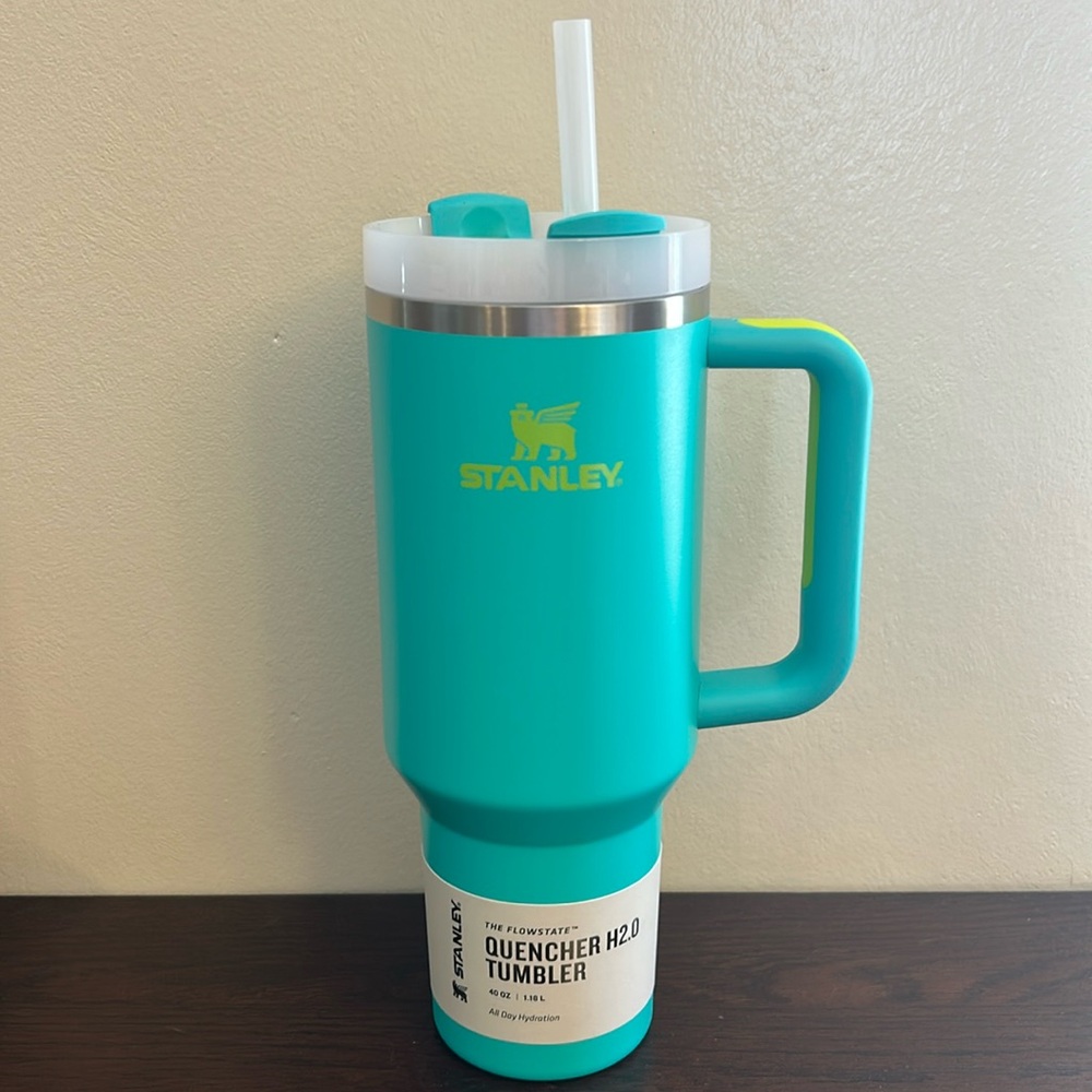Stanley 40 oz The Flowstate Quencher H2.0 Tumbler Tropical Teal